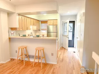 Photo #4: 991588 Listing