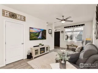 Photo #5: 991589 Listing