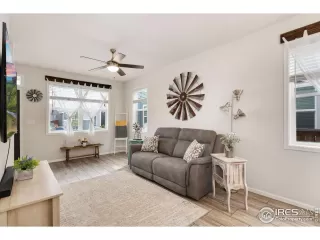 Photo #6: 991589 Listing