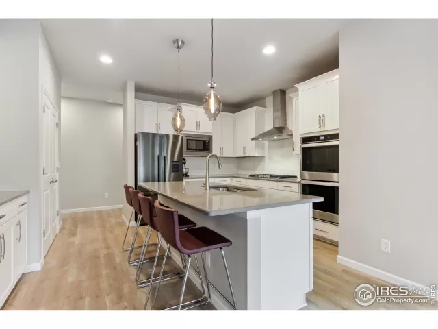 MLS: 991620 Condo For Sale