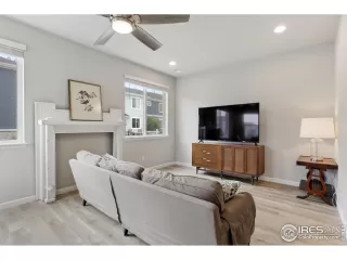 Photo #6: 991620 Listing