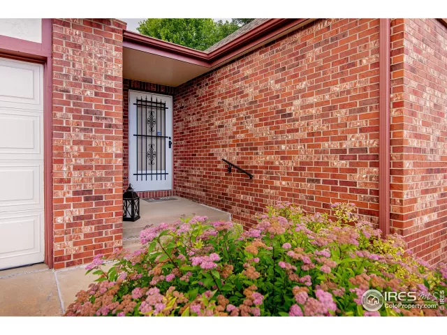 MLS: 991625 Condo For Sale