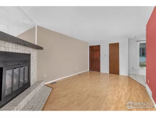 Photo #5: 991686 Listing