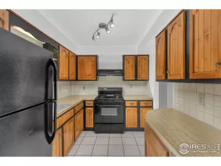 Photo #6: 991686 Listing