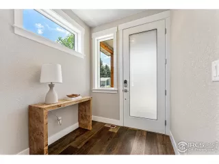 Photo #6: 991779 Listing