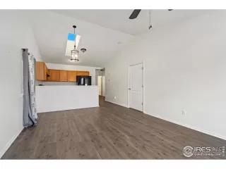 Photo #4: 991780 Listing