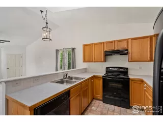 Photo #6: 991780 Listing