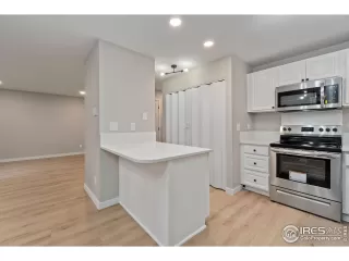 Photo #1: 991837 Listing