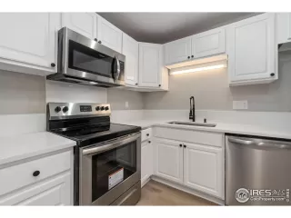 Photo #2: 991837 Listing