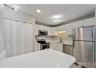 Photo #3: 991837 Listing