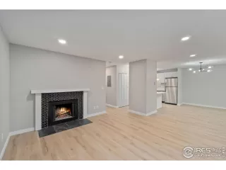 Photo #6: 991837 Listing