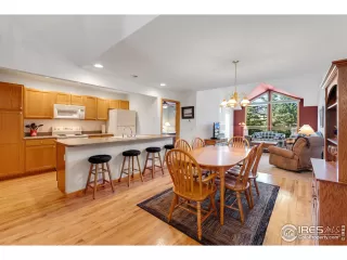 Photo #2: 991855 Listing