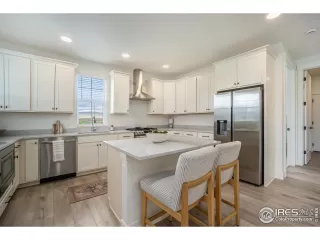 Photo #4: 991865 Listing 