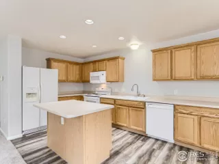 Photo #3: 991902 Listing 