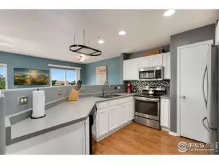 Photo #5: 991921 Listing 