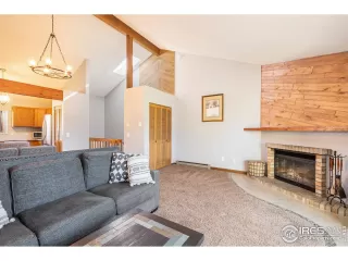 Photo #5: 991933 Listing