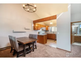 Photo #6: 991933 Listing