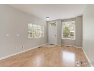 Photo #4: 991935 Listing