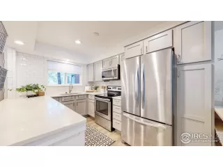 Photo #6: 992067 Listing