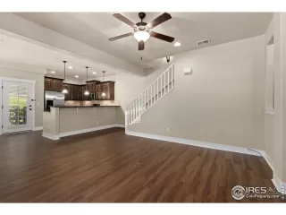 Photo #4: 992130 Listing