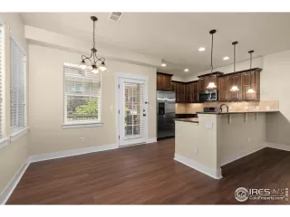 Photo #6: 992130 Listing