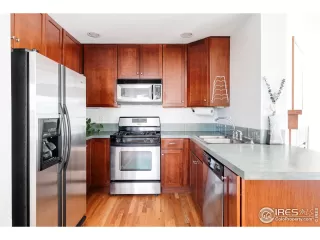 Photo #6: 992141 Listing