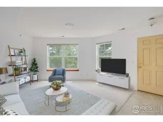 Photo #4: 992155 Listing