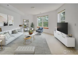 Photo #5: 992155 Listing