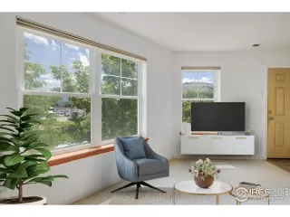 Photo #6: 992155 Listing