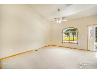 Photo #6: 992268 Listing