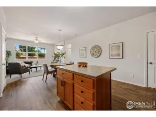 Photo #4: 992309 Listing