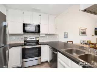 Photo #4: 992362 Listing