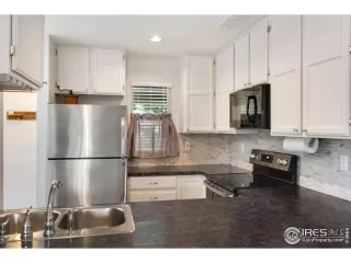 Photo #6: 992362 Listing