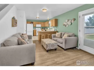 Photo #6: 992400 Listing 