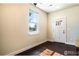 Photo #6: 992440 Listing