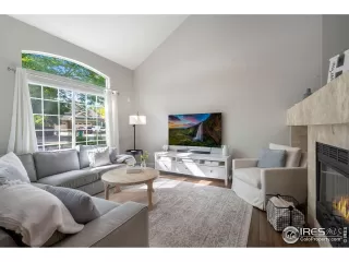 Photo #3: 992449 Listing