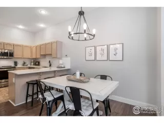 Photo #5: 992449 Listing