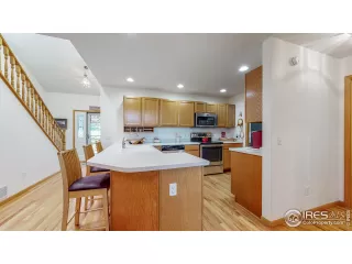 Photo #5: 992454 Listing