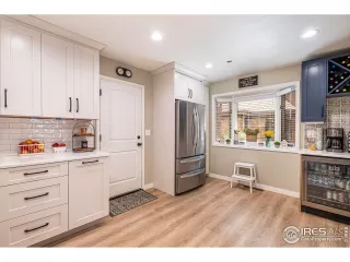 Photo #4: 992458 Listing