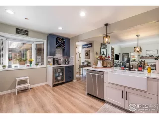 Photo #6: 992458 Listing