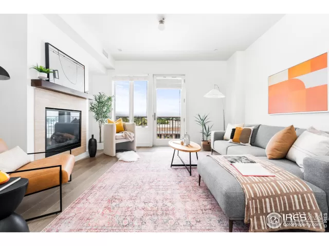 MLS: 992464 Condo For Sale