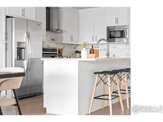 Photo #4: 992464 Listing