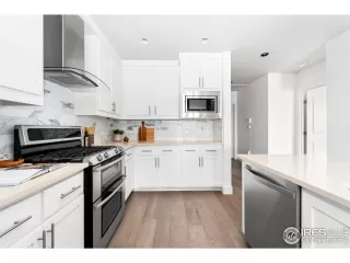 Photo #5: 992464 Listing