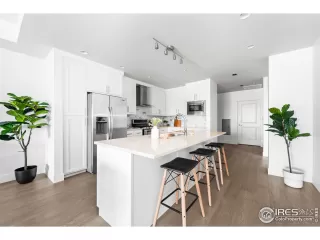 Photo #6: 992464 Listing