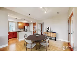 Photo #5: 992538 Listing