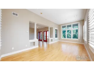 Photo #6: 992538 Listing