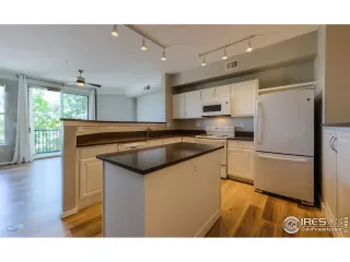 Photo #1: 992545 Listing