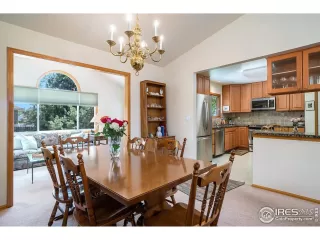 Photo #4: 992600 Listing