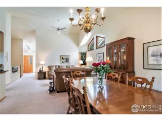 Photo #5: 992600 Listing