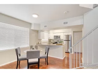 Photo #4: 992603 Listing